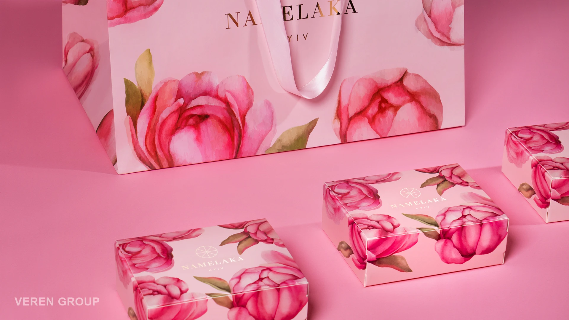 Упаковка для кондитерского магазина Namelaka Kyiv (Peony)